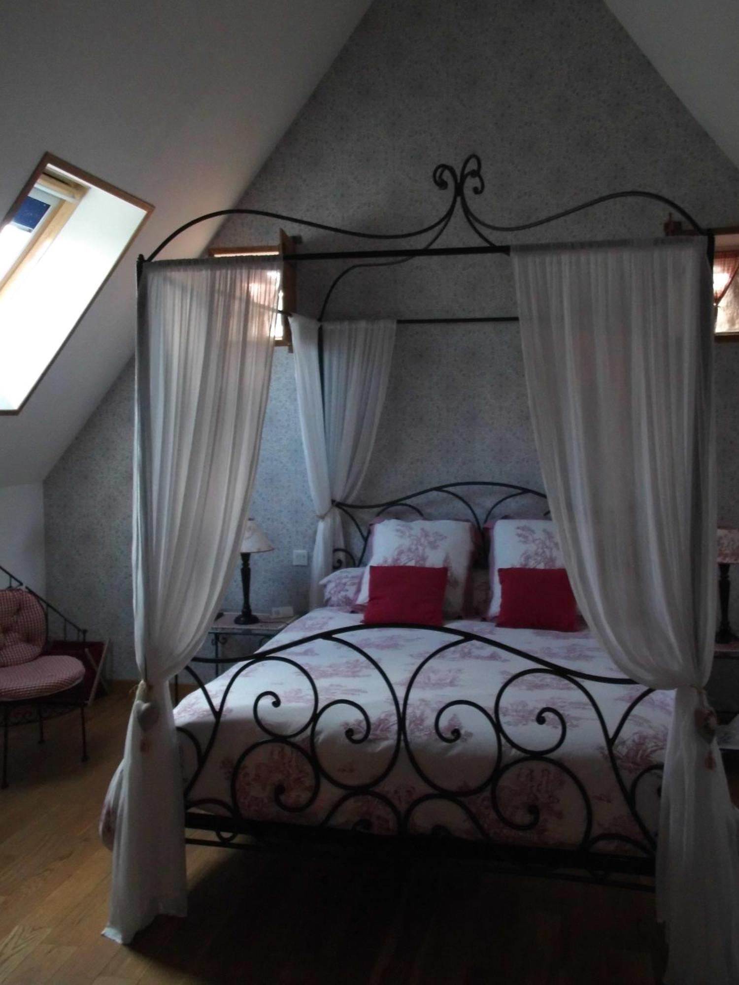 La Vendelée Le Clos Des Tilleuls D Day Home, Chambres D'Hotes, Suite Avec Sauna Privatif, Suite Avec Balneotherapie Privative, En Supplement Option Spa Bain A Remous חדר תמונה